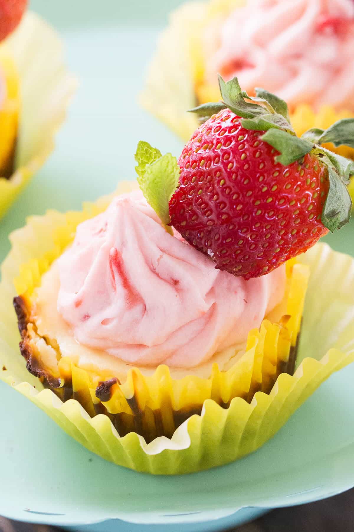 Strawberry Lemonade Cheesecake Cupcakes | LemonsforLulu.com