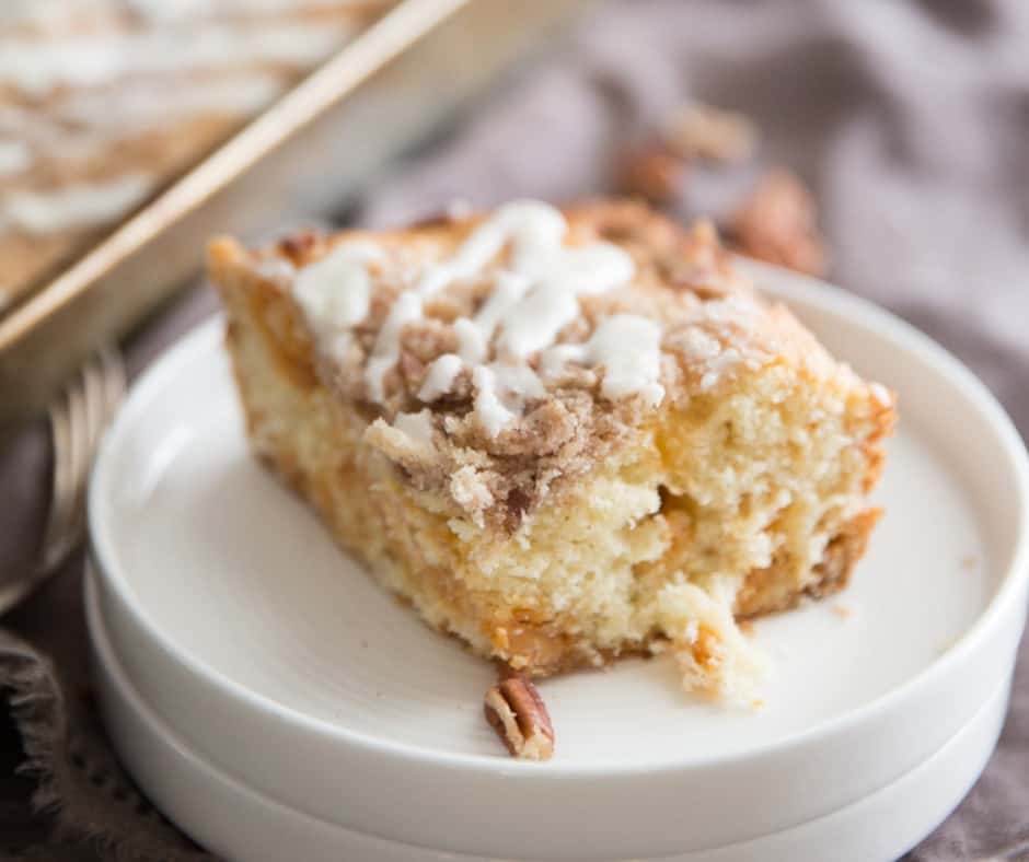 Easy Cinnamon Coffee Cake | LemonsforLulu.com